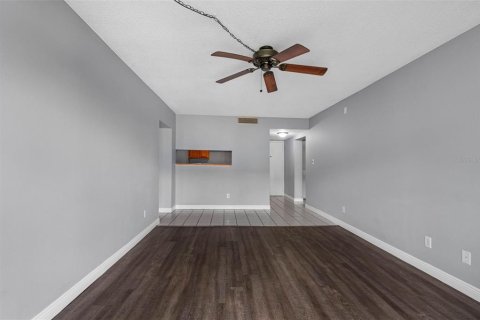 Condominio en alquiler en Tampa, Florida, 2 dormitorios, 101.64 m2 № 1915517 - foto 16