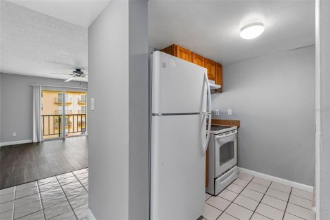 Condominio en alquiler en Tampa, Florida, 2 dormitorios, 101.64 m2 № 1915517 - foto 4
