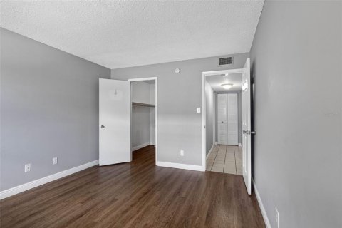 Condominio en alquiler en Tampa, Florida, 2 dormitorios, 101.64 m2 № 1915517 - foto 18