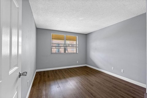 Condominio en alquiler en Tampa, Florida, 2 dormitorios, 101.64 m2 № 1915517 - foto 17