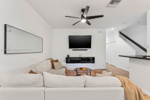 Townhouse in Pompano Beach, Florida 3 bedrooms, 147.34 sq.m. № 1671017 - photo 11