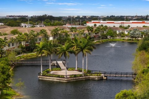 Townhouse in Pompano Beach, Florida 3 bedrooms, 147.34 sq.m. № 1671017 - photo 21