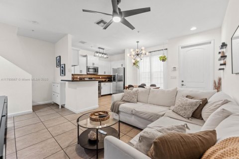 Townhouse in Pompano Beach, Florida 3 bedrooms, 147.34 sq.m. № 1671017 - photo 3