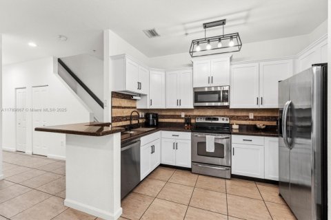Townhouse in Pompano Beach, Florida 3 bedrooms, 147.34 sq.m. № 1671017 - photo 9