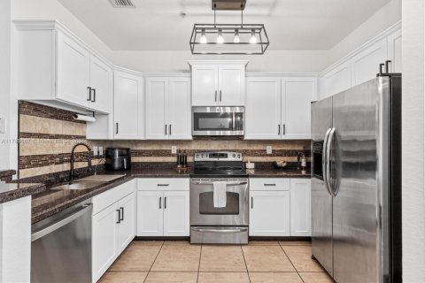 Townhouse in Pompano Beach, Florida 3 bedrooms, 147.34 sq.m. № 1671017 - photo 7