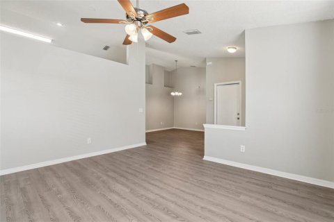 House in Lake Mary, Florida 3 bedrooms, 147.62 sq.m. № 1847204 - photo 6