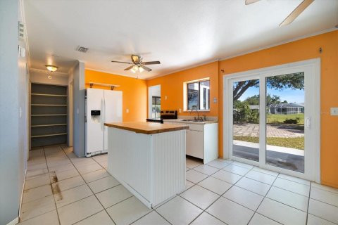 Villa ou maison à vendre à North Port, Floride: 2 chambres, 84.73 m2 № 2123637 - photo 14