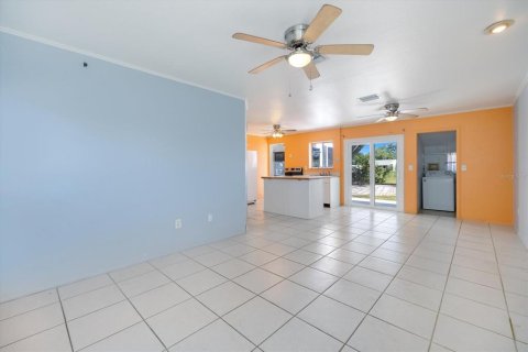Villa ou maison à vendre à North Port, Floride: 2 chambres, 84.73 m2 № 2123637 - photo 11