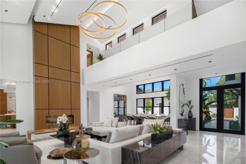 House in Miami, Florida 6 bedrooms, 588.44 sq.m. № 1936696 - photo 8