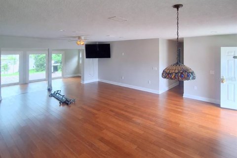 Villa ou maison à vendre à Deltona, Floride: 4 chambres, 163.51 m2 № 2394283 - photo 4