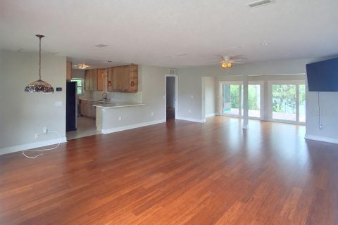 Villa ou maison à vendre à Deltona, Floride: 4 chambres, 163.51 m2 № 2394283 - photo 3