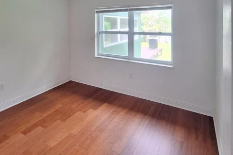 Villa ou maison à vendre à Deltona, Floride: 4 chambres, 163.51 m2 № 2394283 - photo 12