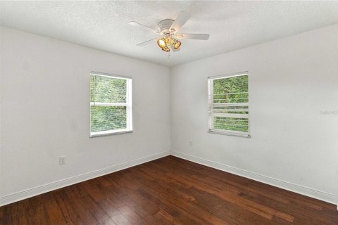 Villa ou maison à vendre à Deltona, Floride: 4 chambres, 163.51 m2 № 2394283 - photo 28
