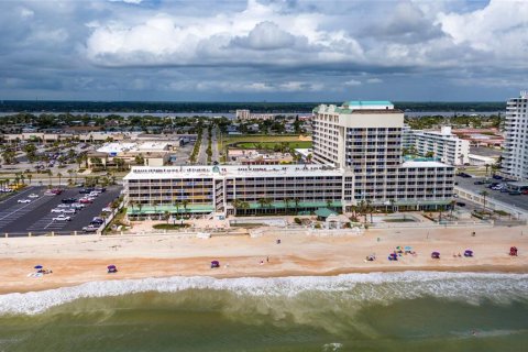 Condo in Daytona Beach, Florida, 1 bedroom № 2212495 - photo 8