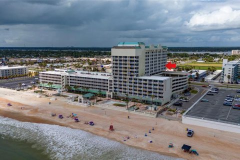 Condo in Daytona Beach, Florida, 1 bedroom № 2212495 - photo 6
