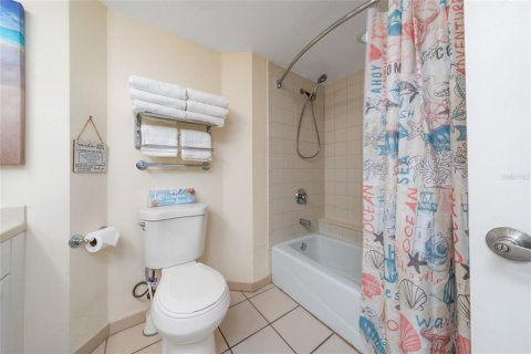 Condo in Daytona Beach, Florida, 1 bedroom № 2212495 - photo 18