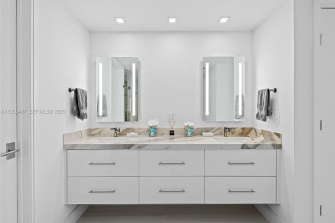 Купить кондоминиум в Форт-Лодердейл, Флорида 2 спальни, 173.63м2, № 2009620 - фото 27