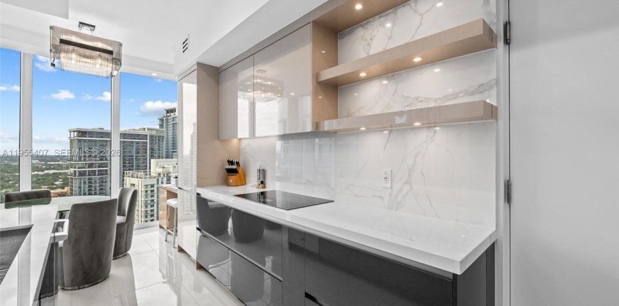 Кондоминиум с 2 спальнями в Форт-Лодердейл, Флорида № 2009620