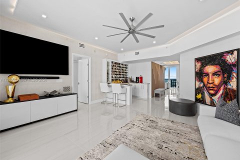 Купить кондоминиум в Форт-Лодердейл, Флорида 2 спальни, 173.63м2, № 2009620 - фото 18