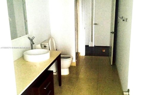 Снять в аренду кондоминиум в Майами, Флорида 2 спальни, 153.66м2, № 1922327 - фото 13