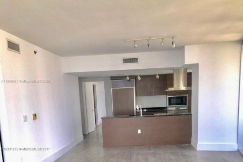Снять в аренду кондоминиум в Майами, Флорида 2 спальни, 153.66м2, № 1922327 - фото 9