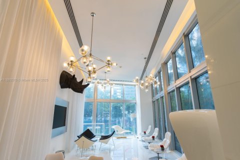 Снять в аренду кондоминиум в Майами, Флорида 2 спальни, 153.66м2, № 1922327 - фото 25