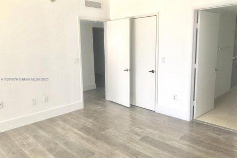 Снять в аренду кондоминиум в Майами, Флорида 2 спальни, 153.66м2, № 1922327 - фото 14