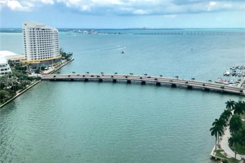 Снять в аренду кондоминиум в Майами, Флорида 2 спальни, 153.66м2, № 1922327 - фото 2