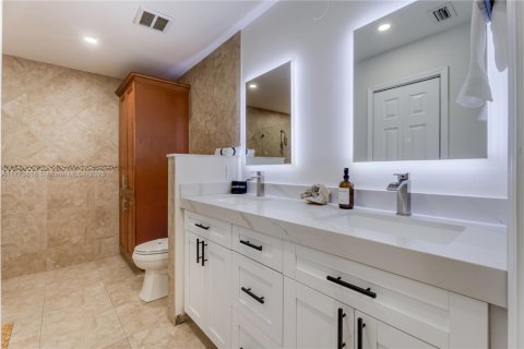 Casa en alquiler en Miami, Florida, 4 dormitorios, 192.59 m2 № 1938091 - foto 20