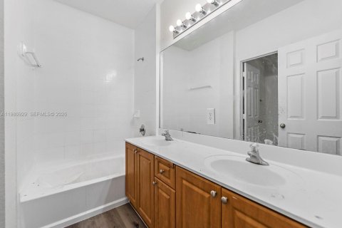 Купить таунхаус в Хомстед, Флорида 4 спальни, 172.05м2, № 2044844 - фото 29