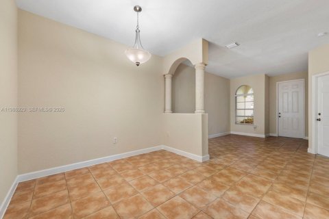 Купить таунхаус в Хомстед, Флорида 4 спальни, 172.05м2, № 2044844 - фото 10