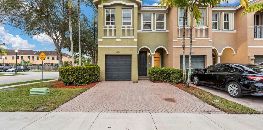 Таунхаус в Хомстед, Флорида 4 спальни, 172.05м2 № 2044844