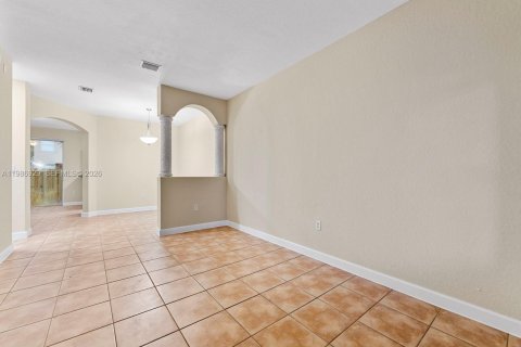 Купить таунхаус в Хомстед, Флорида 4 спальни, 172.05м2, № 2044844 - фото 3