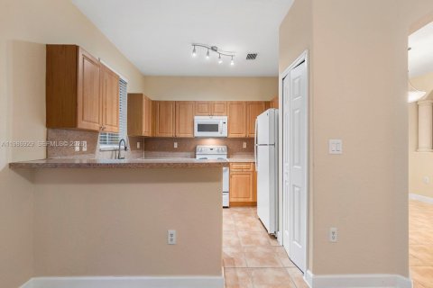 Купить таунхаус в Хомстед, Флорида 4 спальни, 172.05м2, № 2044844 - фото 14