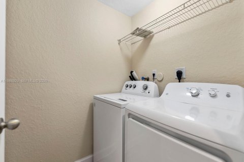 Купить таунхаус в Хомстед, Флорида 4 спальни, 172.05м2, № 2044844 - фото 9