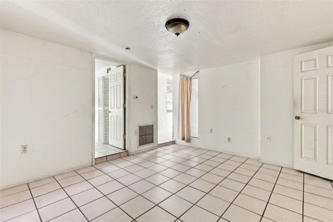 Duplex in Sarasota, Florida 6 bedrooms, 184.23 sq.m. № 2299362 - photo 7