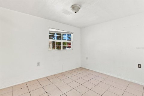 Duplex in Sarasota, Florida 6 bedrooms, 184.23 sq.m. № 2299362 - photo 4