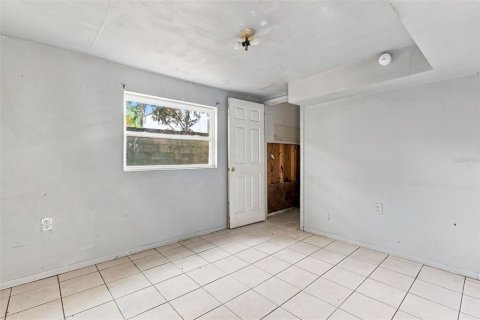 Duplex in Sarasota, Florida 6 bedrooms, 184.23 sq.m. № 2299362 - photo 20