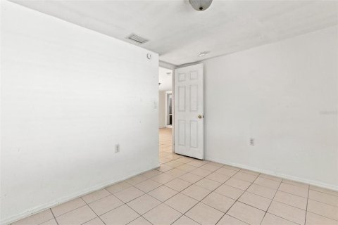 Duplex in Sarasota, Florida 6 bedrooms, 184.23 sq.m. № 2299362 - photo 5