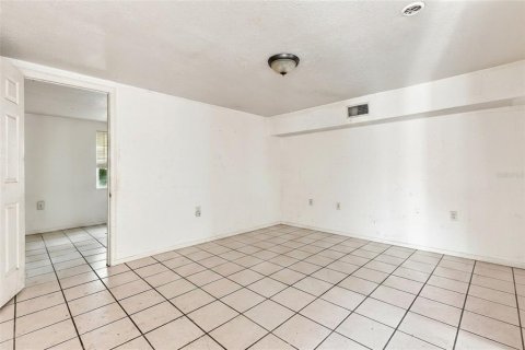 Duplex in Sarasota, Florida 6 bedrooms, 184.23 sq.m. № 2299362 - photo 6