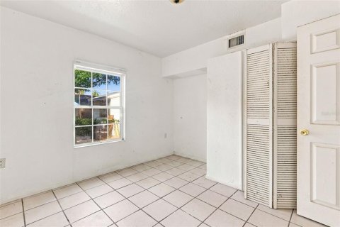 Duplex in Sarasota, Florida 6 bedrooms, 184.23 sq.m. № 2299362 - photo 8