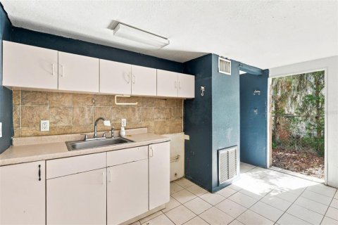 Duplex in Sarasota, Florida 6 bedrooms, 184.23 sq.m. № 2299362 - photo 25