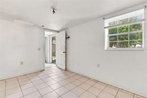 Duplex in Sarasota, Florida 6 bedrooms, 184.23 sq.m. № 2299362 - photo 14