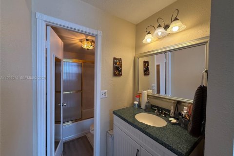 Copropriété à vendre à Hallandale Beach, Floride: 2 chambres, 101.45 m2 № 2025598 - photo 17