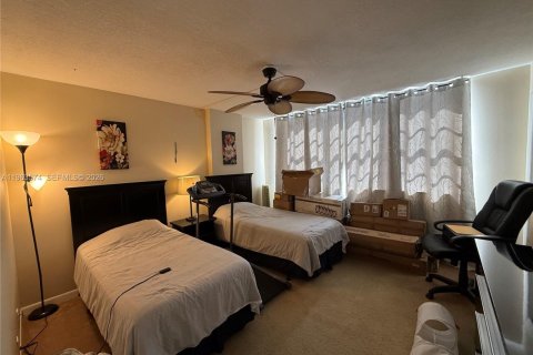 Купить кондоминиум в Халландейл-Бич, Флорида 2 спальни, 101.45м2, № 2025598 - фото 8