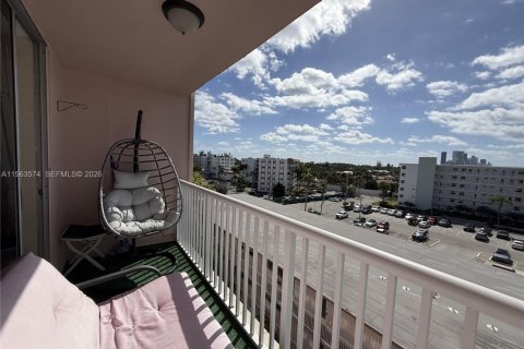 Купить кондоминиум в Халландейл-Бич, Флорида 2 спальни, 101.45м2, № 2025598 - фото 13