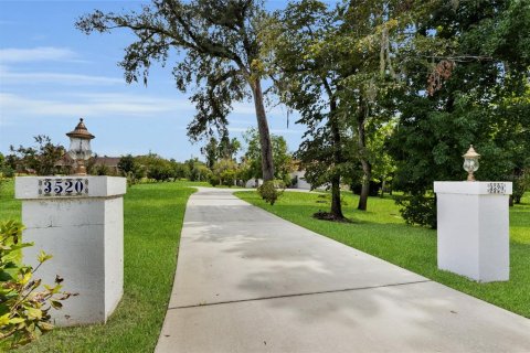 Casa en venta en Ocala, Florida, 3 dormitorios, 344.76 m2 № 2385736 - foto 4