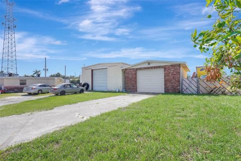 Immobilier commercial à vendre à Punta Gorda, Floride: 473.71 m2 № 1885754 - photo 8