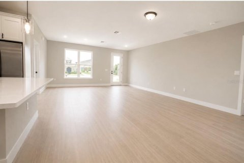 House in Poinciana, Florida 4 bedrooms, 161.28 sq.m. № 2150059 - photo 5