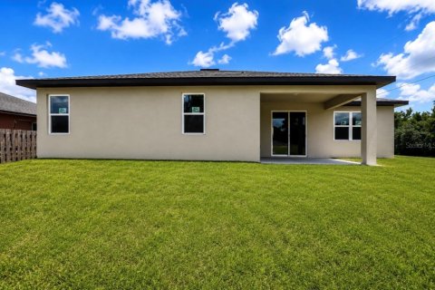 House in Poinciana, Florida 4 bedrooms, 161.28 sq.m. № 2150059 - photo 20